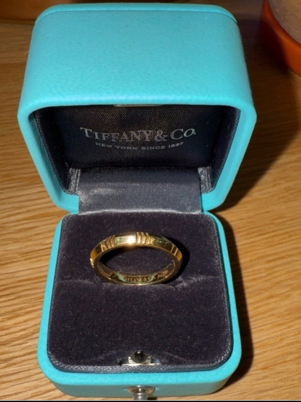 Tiffany & Co. Gold Narrow Atlas Band Ring Authentic 18k Gold Atlas X  6.5 RARE
